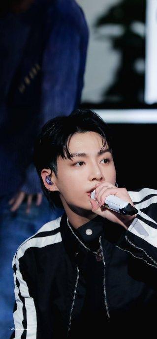 田柾国图片,光影交织下的青春偶像