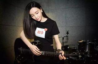 于文文背景强大