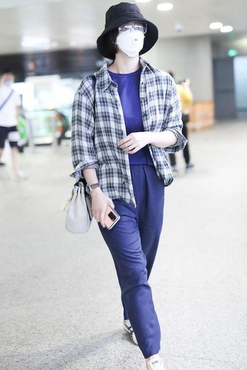 明星格子衬衫,格子衬衫演绎时尚潮流新篇章